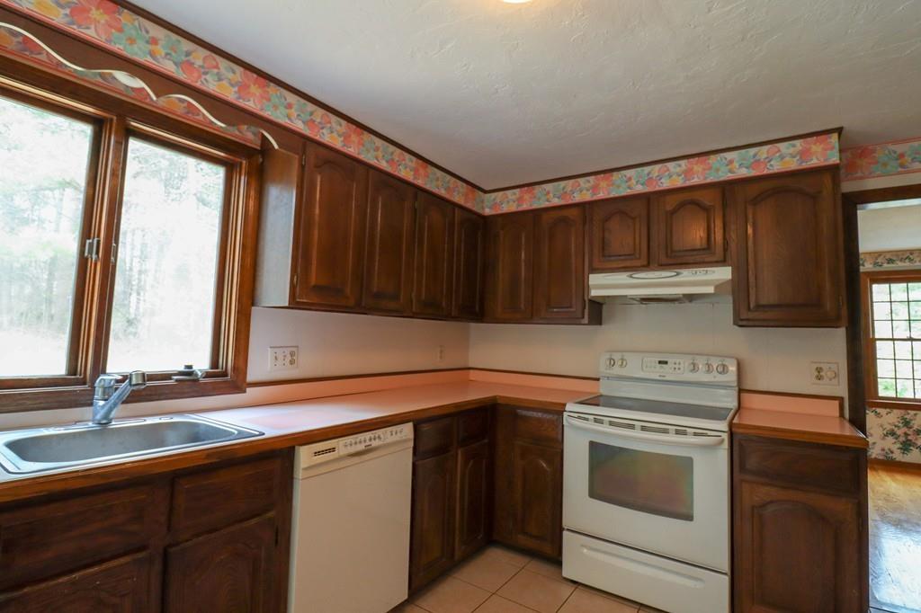 19 Robin Road Norfolk, MA 02056 - Photo 9 of 35 Gallery Image 9