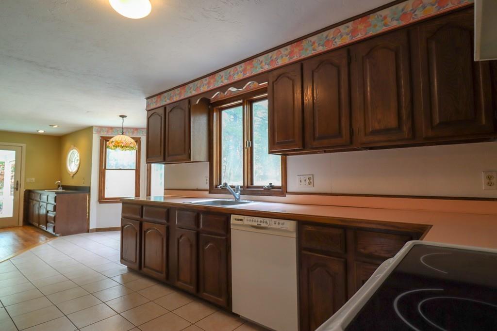 19 Robin Road Norfolk, MA 02056 - Photo 10 of 35 Gallery Image 10