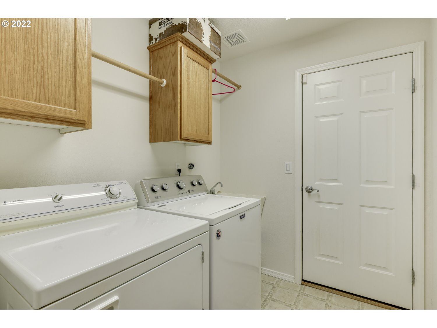1180 Southwest Hensley Road Troutdale, OR 97060 - Photo 23 of 28 Gallery Image 23