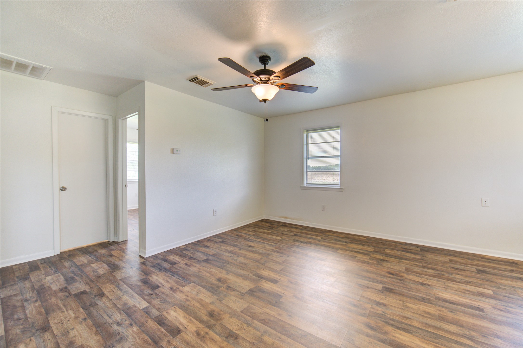 402 North 1st Street Beasley, TX 77417 - Photo 12 of 35