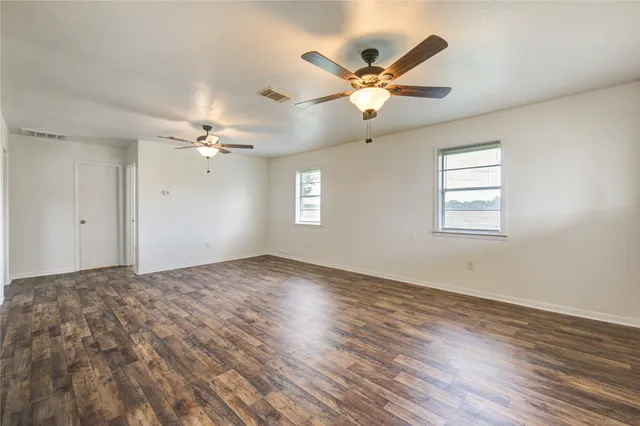 $149,900 | 402 North 1st Street, Beasley, TX 77417