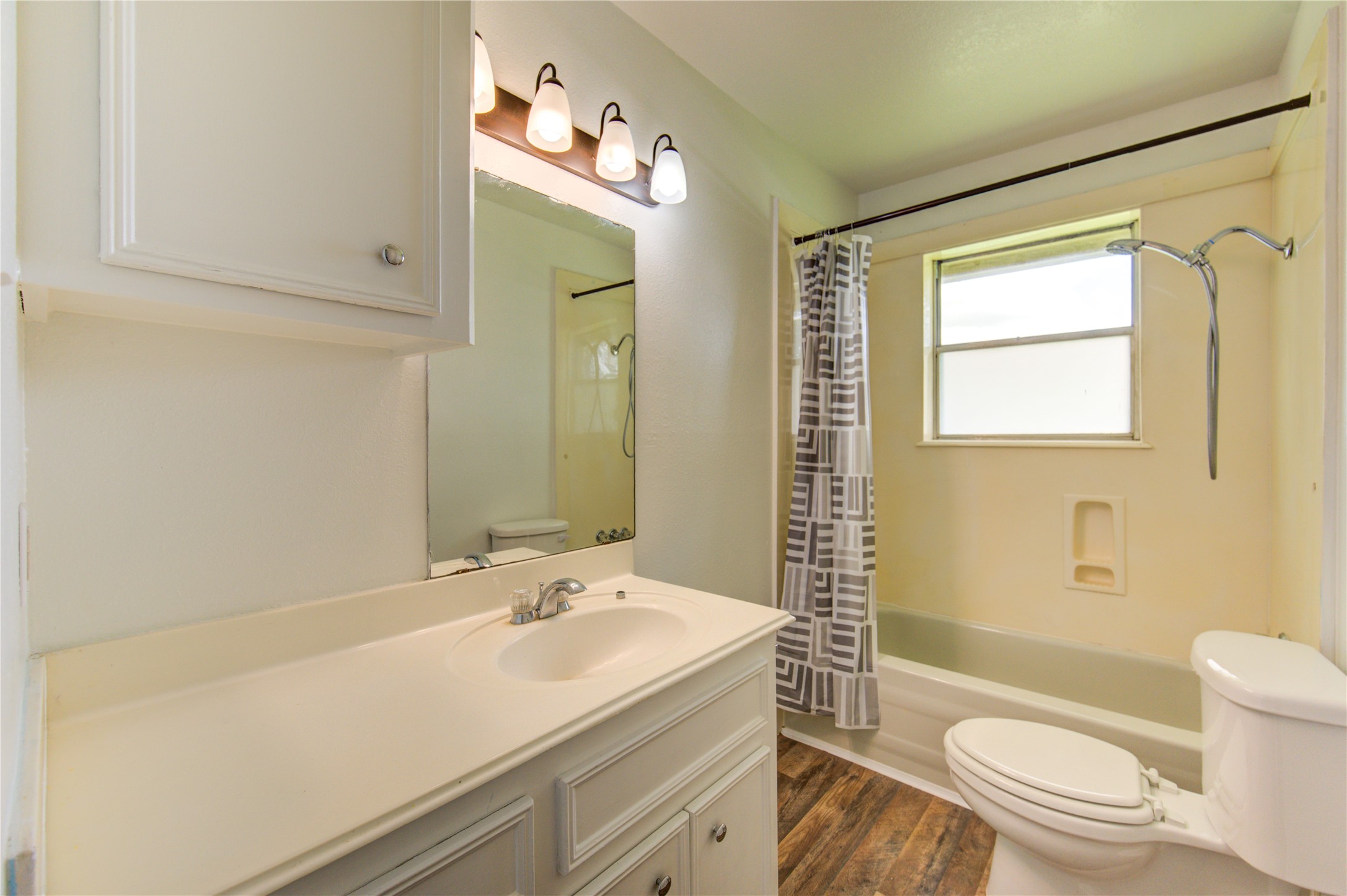 402 North 1st Street Beasley, TX 77417 - Photo 32 of 35