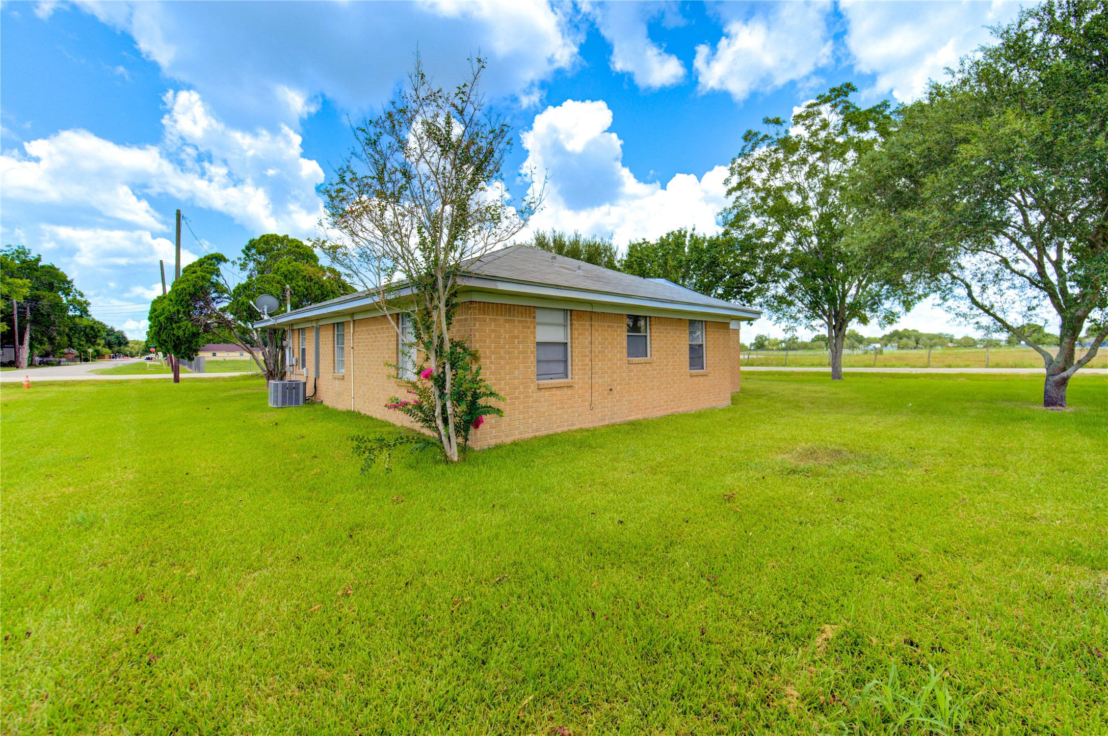 402 North 1st Street Beasley, TX 77417 - Photo 10 of 35