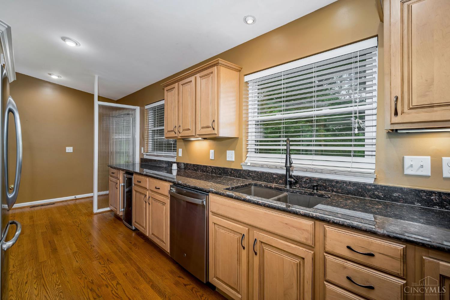 9960 Daly Road Cincinnati, OH 45231 - Photo 4 of 39 Gallery Image 4
