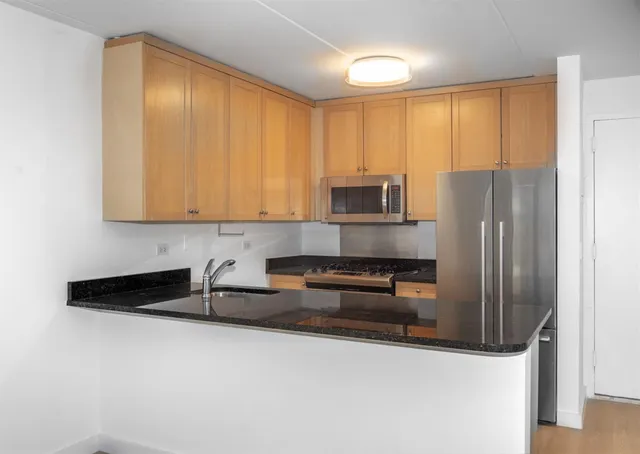 $5,350 | 301 Elizabeth Street, Unit 805 | NoHo