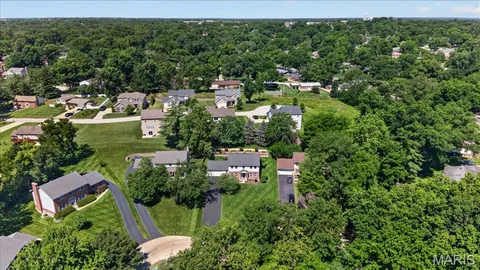$525,000 | 315 Claymont Cove, Ballwin, MO 63011
