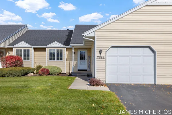 $295,000 | 2898 Parkside Drive, Unit 40, Jenison, MI 49428
