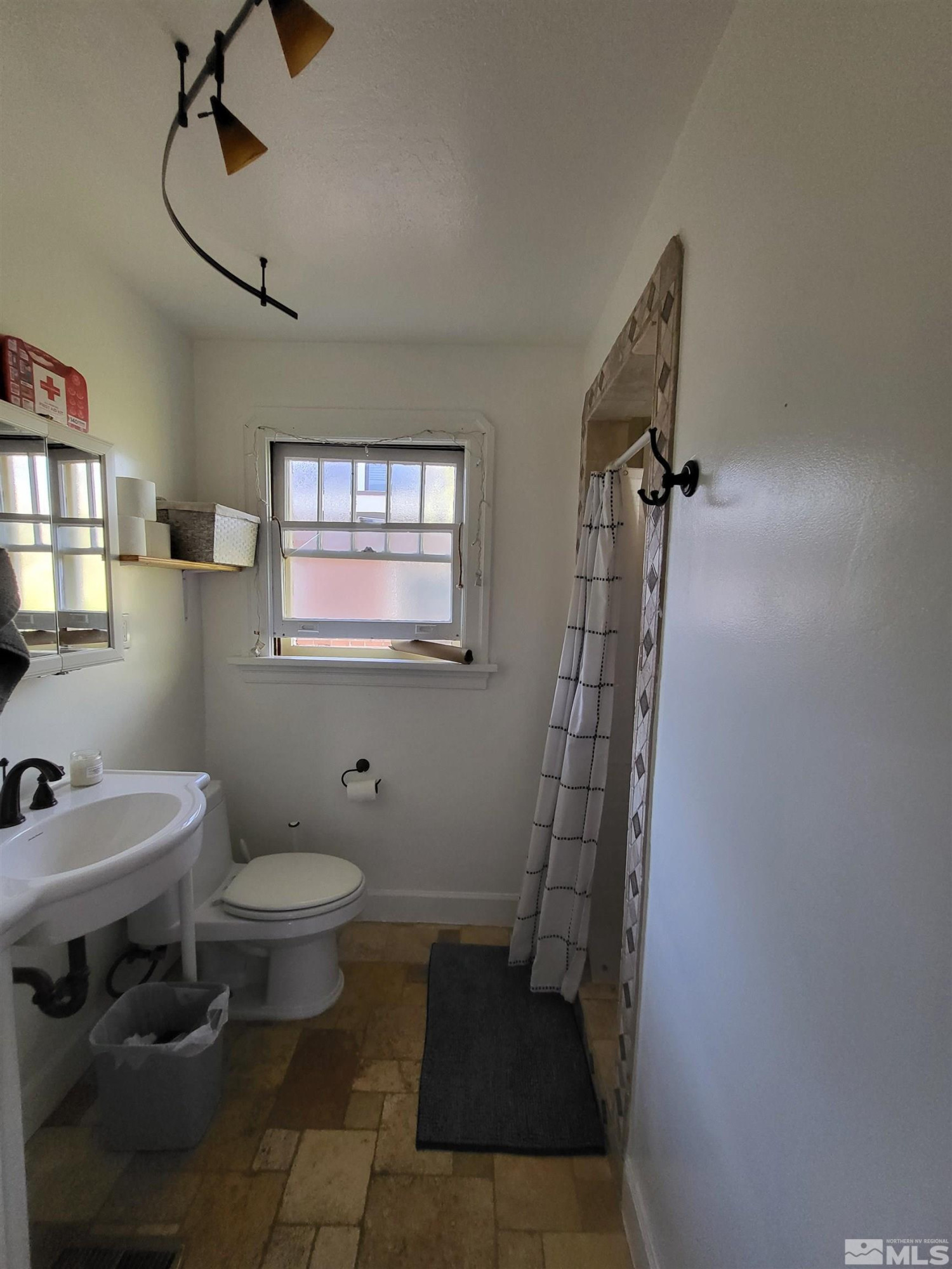 1347 Terrace Drive Reno, NV 89503 - Photo 5 of 25