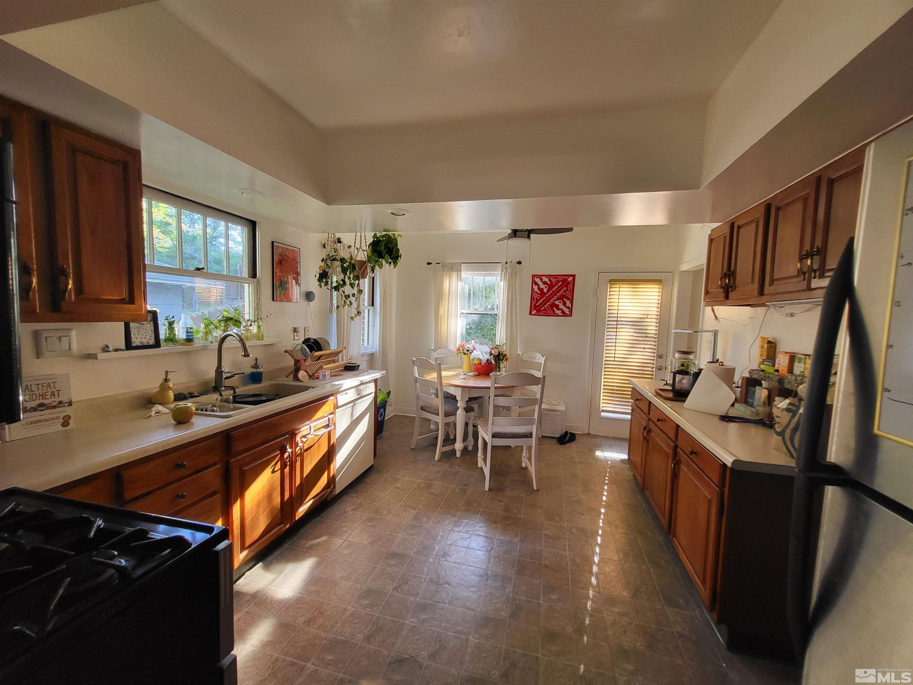 1347 Terrace Drive Reno, NV 89503 - Photo 7 of 25 a large kitchen with lots of counter top space