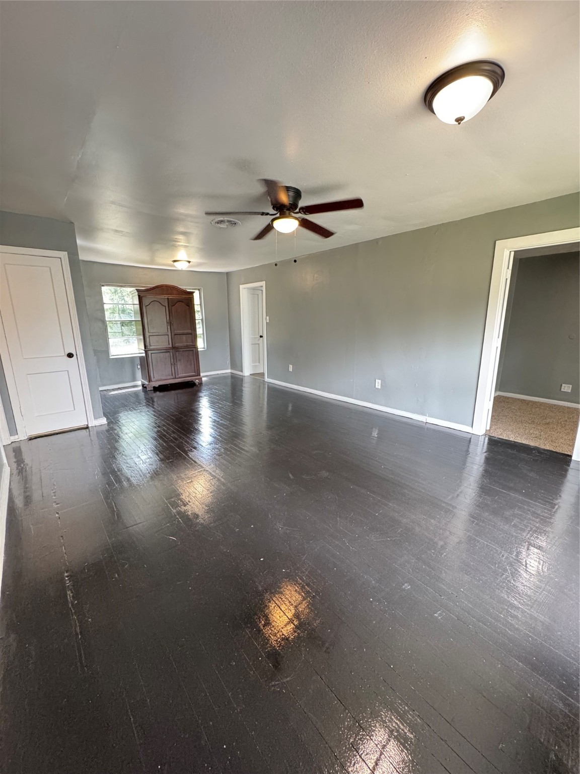 5254 Perry Street Houston, TX 77021 - Photo 11 of 16 a view of a hallway with staircase