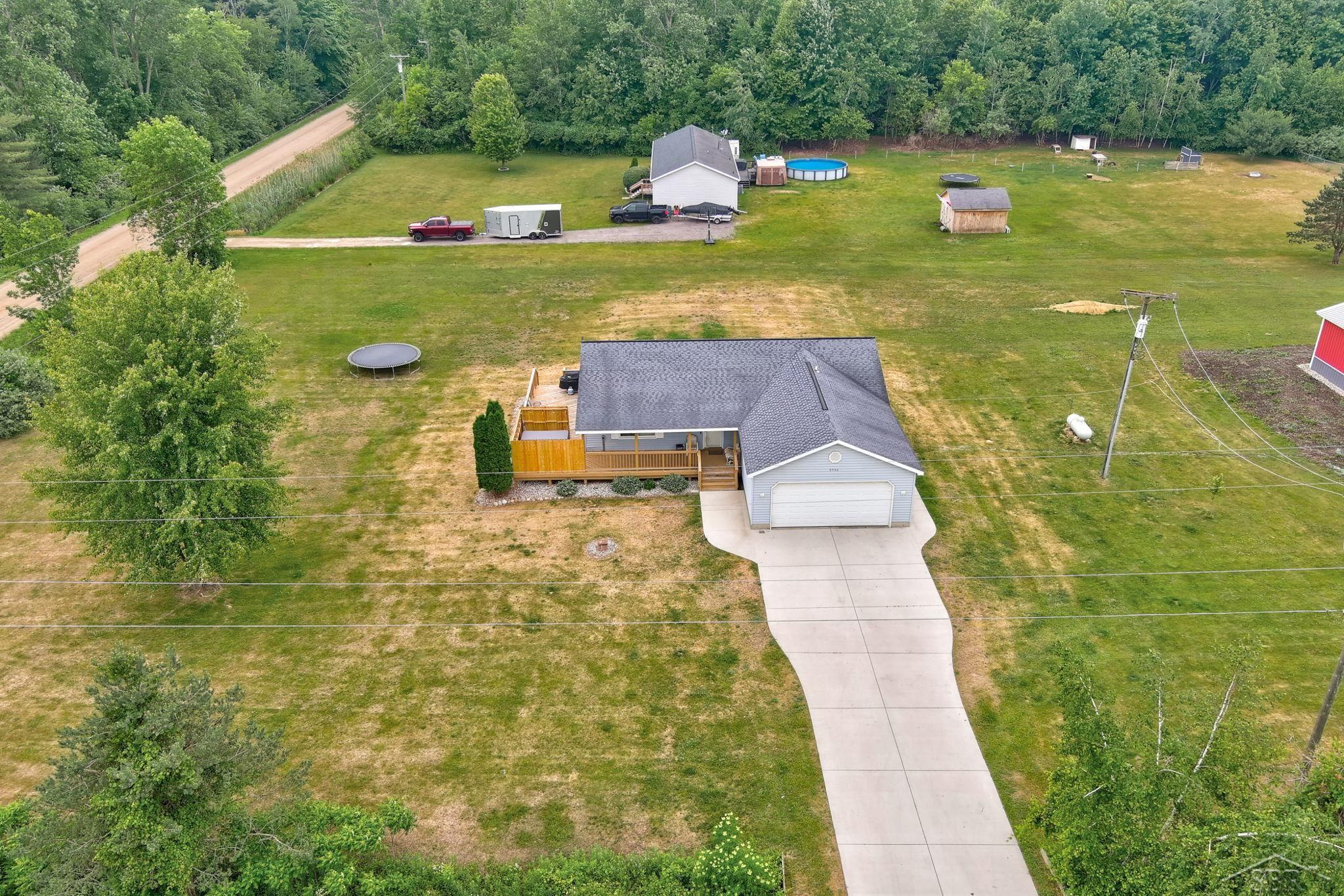 9986 South Lewis Road Millington, MI 48746 - Photo 45 of 58 50112734-44.JPG