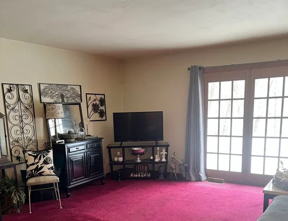 $236,000 | 1100 West Orchard Lane, Peoria, IL 61615