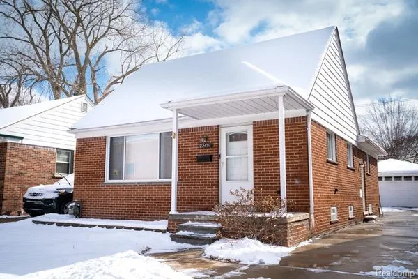 $2,600 | 22439 Park Street, Dearborn, MI 48124