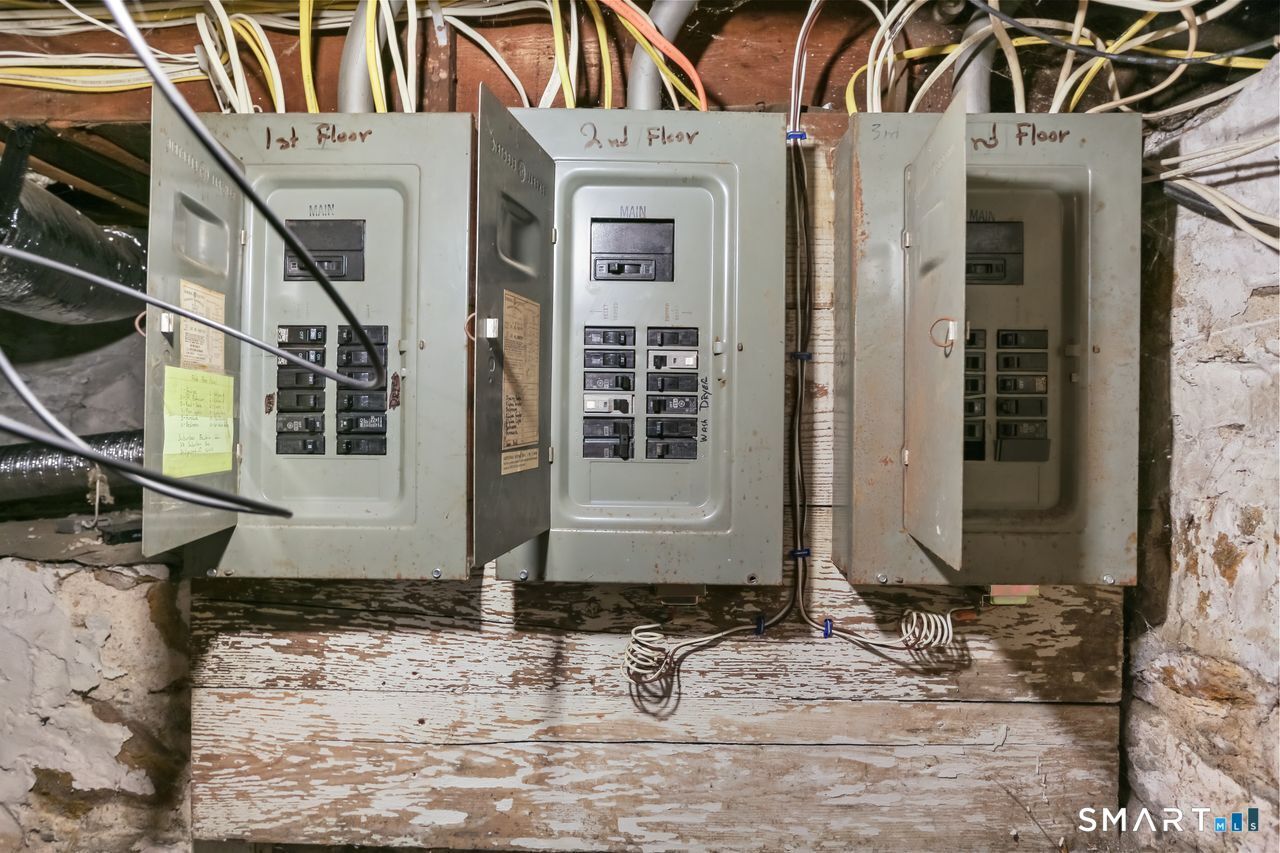 148 Alfred Street Bridgeport, CT 06605 - Photo 14 of 53