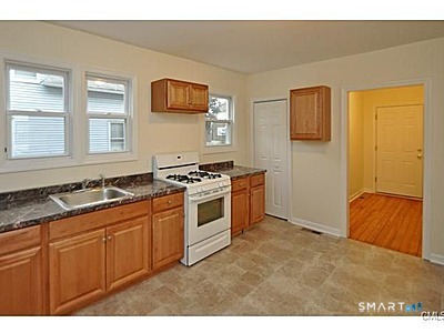 148 Alfred Street Bridgeport, CT 06605 - Photo 14 of 23