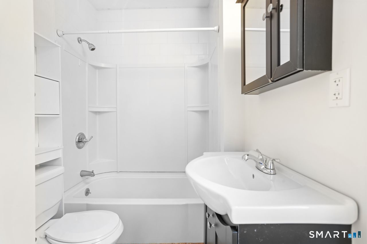 148 Alfred Street Bridgeport, CT 06605 - Photo 34 of 53