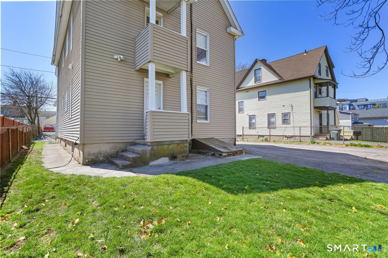 148 Alfred Street Bridgeport, CT 06605 - Photo 8 of 53