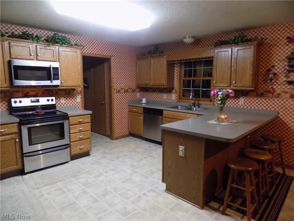 2120 Lynn Road Kent, OH 44240 - Photo 9 of 25 Kitchen appliances to remain.