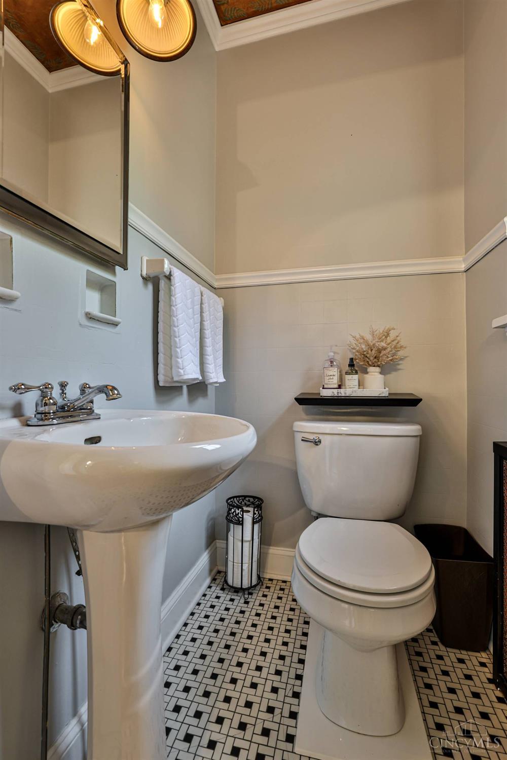 2896 East Galbraith Road Amberley, OH 45237 - Photo 24 of 60