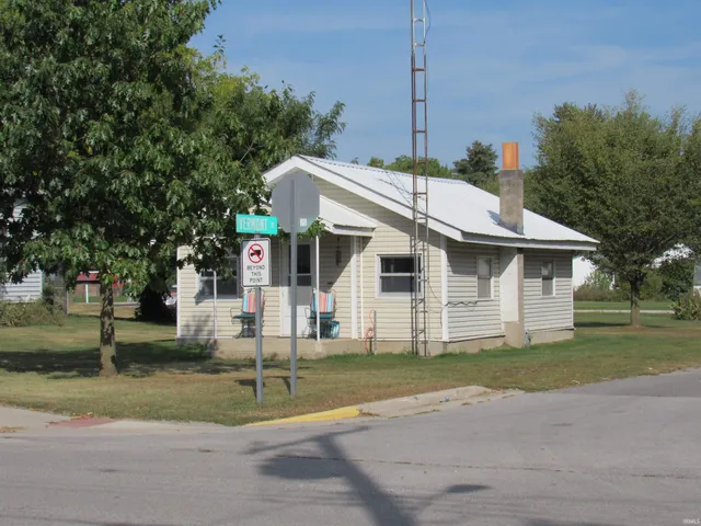 $224,900 | 6050 Highway 327, Orland, IN 46776