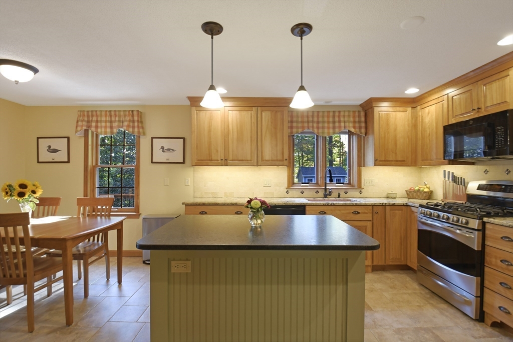 61 Parker Road Shirley, MA 01464 - Photo 11 of 35 Gallery Image 11
