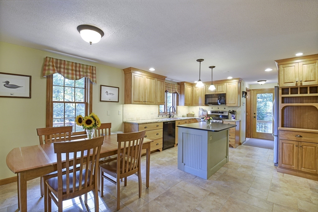 61 Parker Road Shirley, MA 01464 - Photo 15 of 35 Gallery Image 15