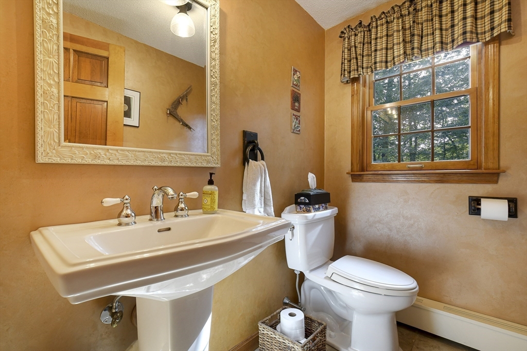 61 Parker Road Shirley, MA 01464 - Photo 16 of 35 Gallery Image 16