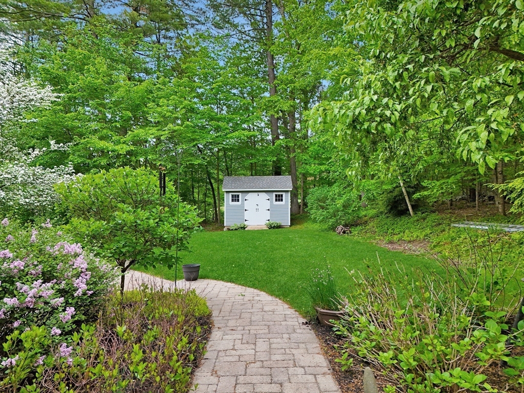61 Parker Road Shirley, MA 01464 - Photo 8 of 35 Gallery Image 8