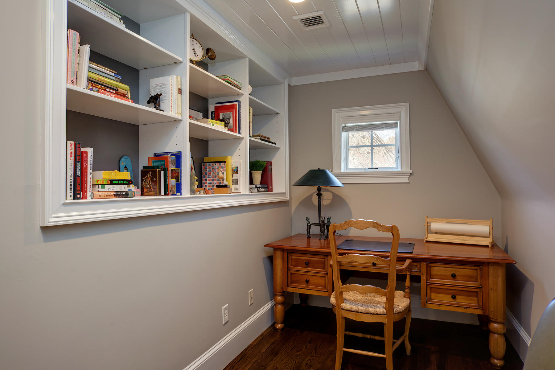 199 East Bay Road, Unit 12 Osterville, MA 02655 - Photo 23 of 40 a view of a workspace with furniture