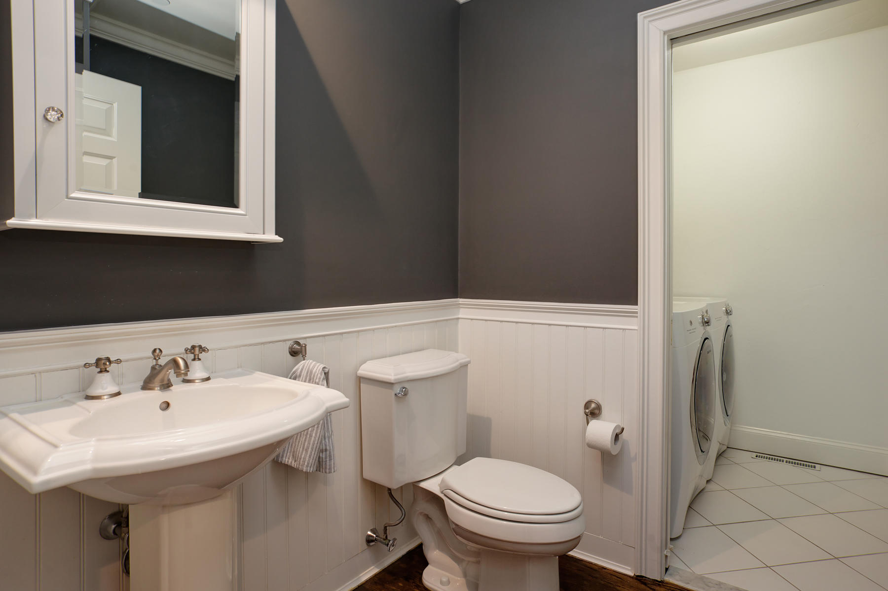 199 East Bay Road, Unit 12 Osterville, MA 02655 - Photo 10 of 40 a bathroom with a sink and mirror