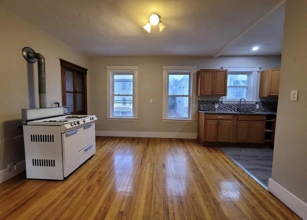11 Payson Street, Unit 3 Worcester, MA 01607 - Photo 3 of 12