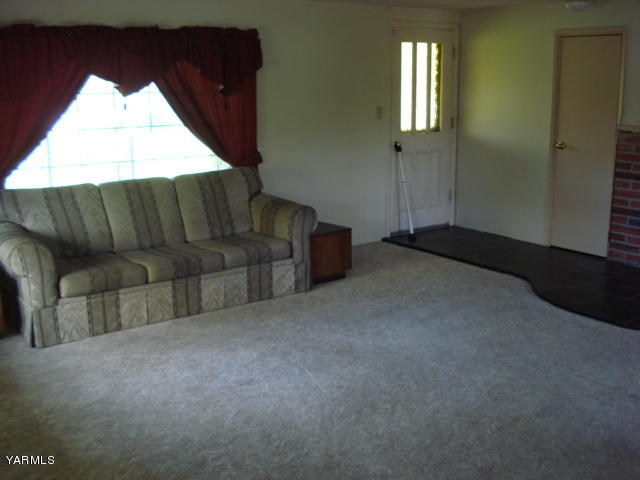 2512 Birchfield Road Yakima, WA 98901 - Photo 4 of 20 an empty room with windows