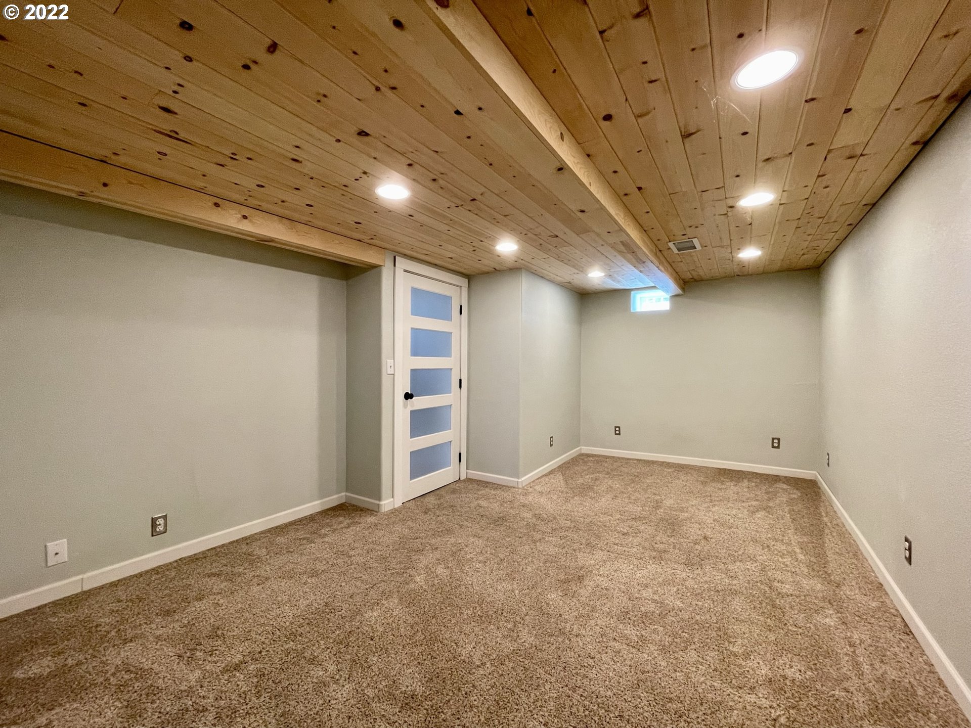 2275 Oak Street North Bend, OR 97459 - Photo 21 of 30 a view of an empty room