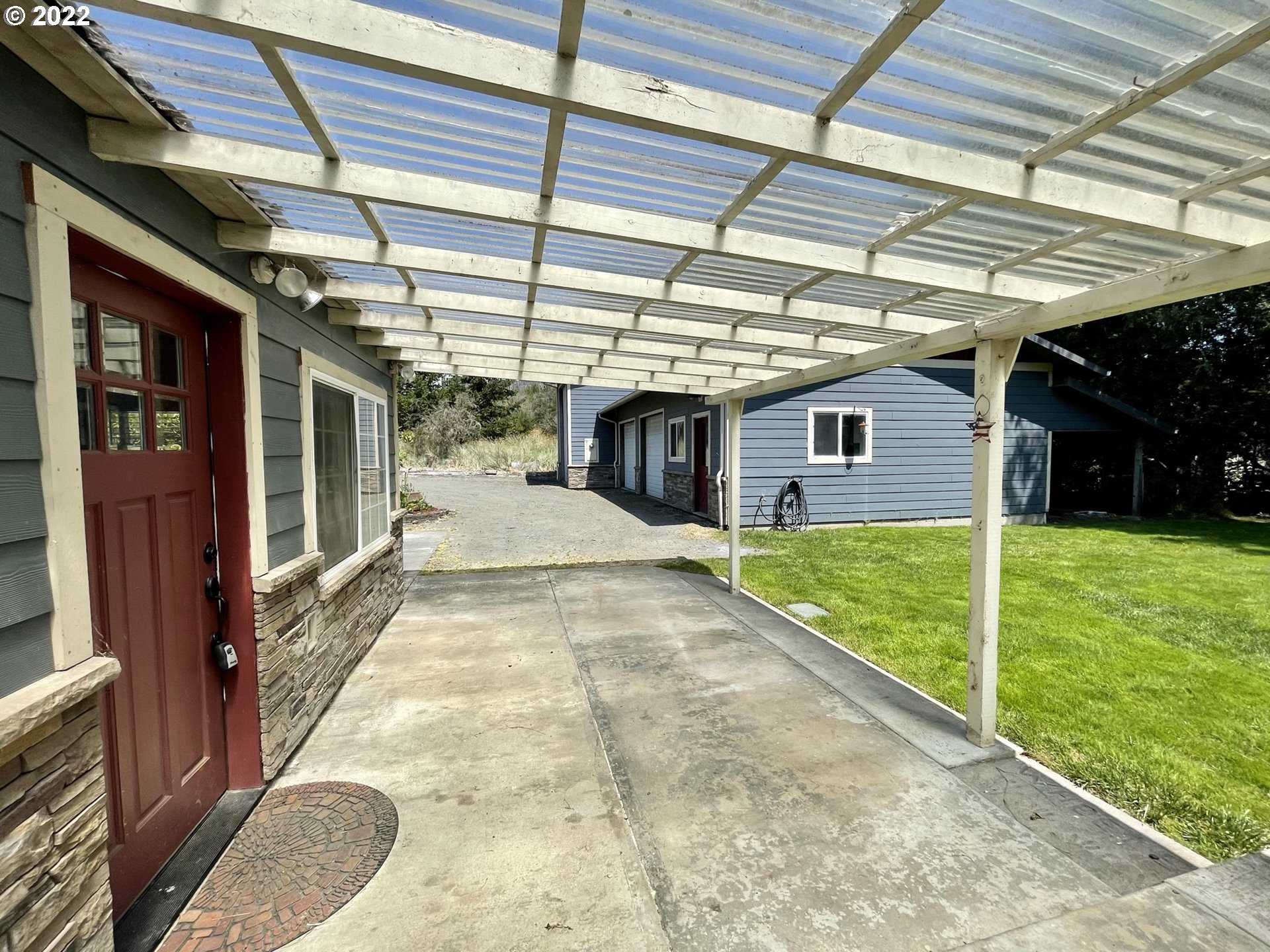 2275 Oak Street North Bend, OR 97459 - Photo 9 of 30 a view of a backyard