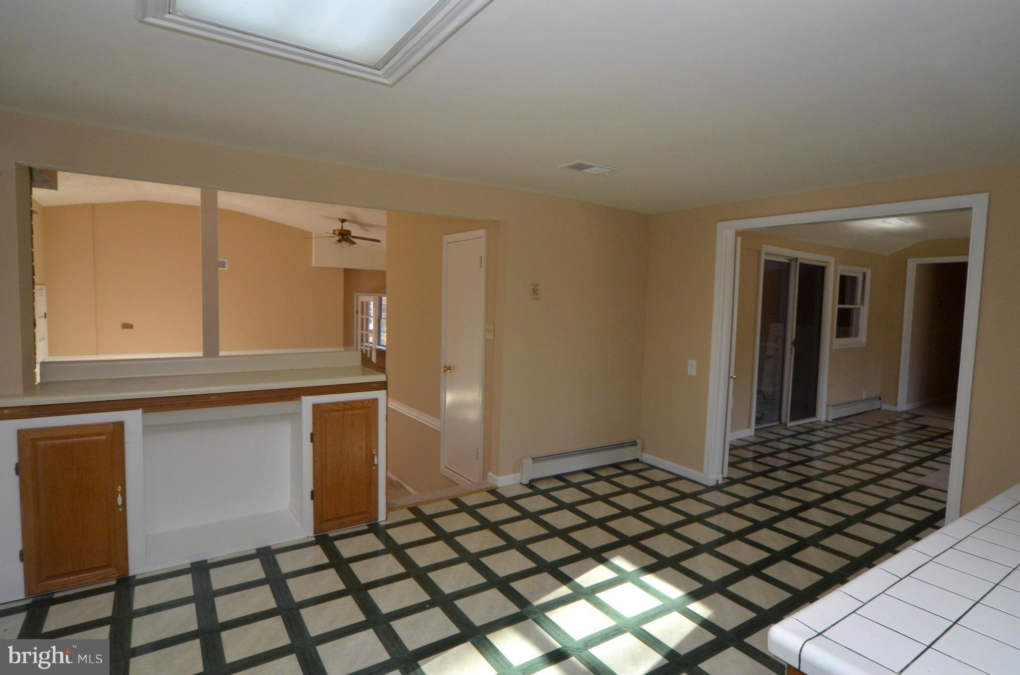 140 Waldo Road Pasadena, MD 21122 - Photo 17 of 30 Kitchen