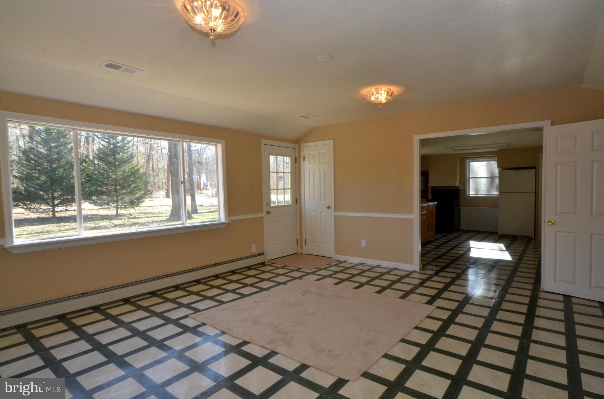 140 Waldo Road Pasadena, MD 21122 - Photo 19 of 30 Dining Room