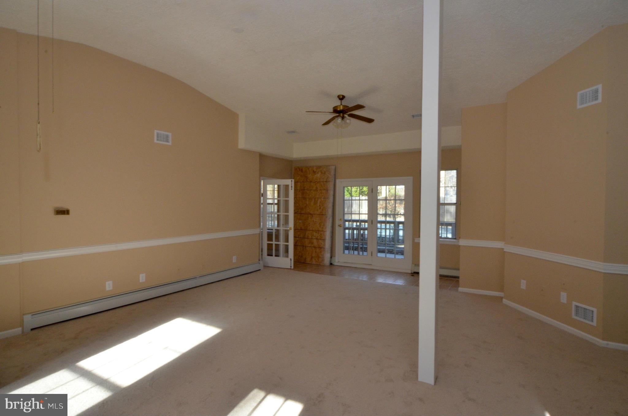 140 Waldo Road Pasadena, MD 21122 - Photo 6 of 30 Family Room