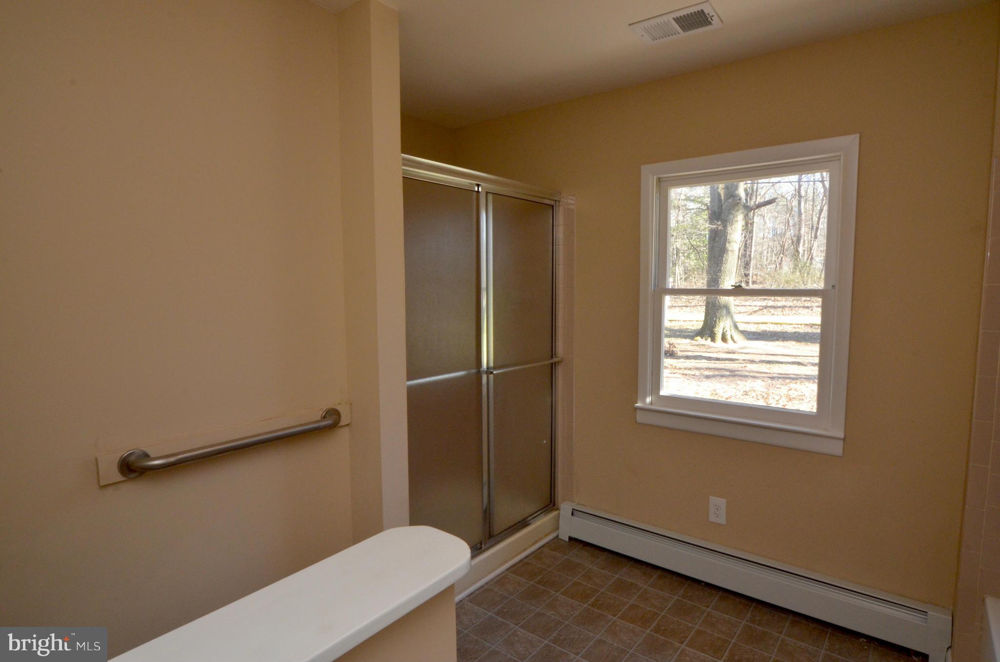 140 Waldo Road Pasadena, MD 21122 - Photo 8 of 30 Bath