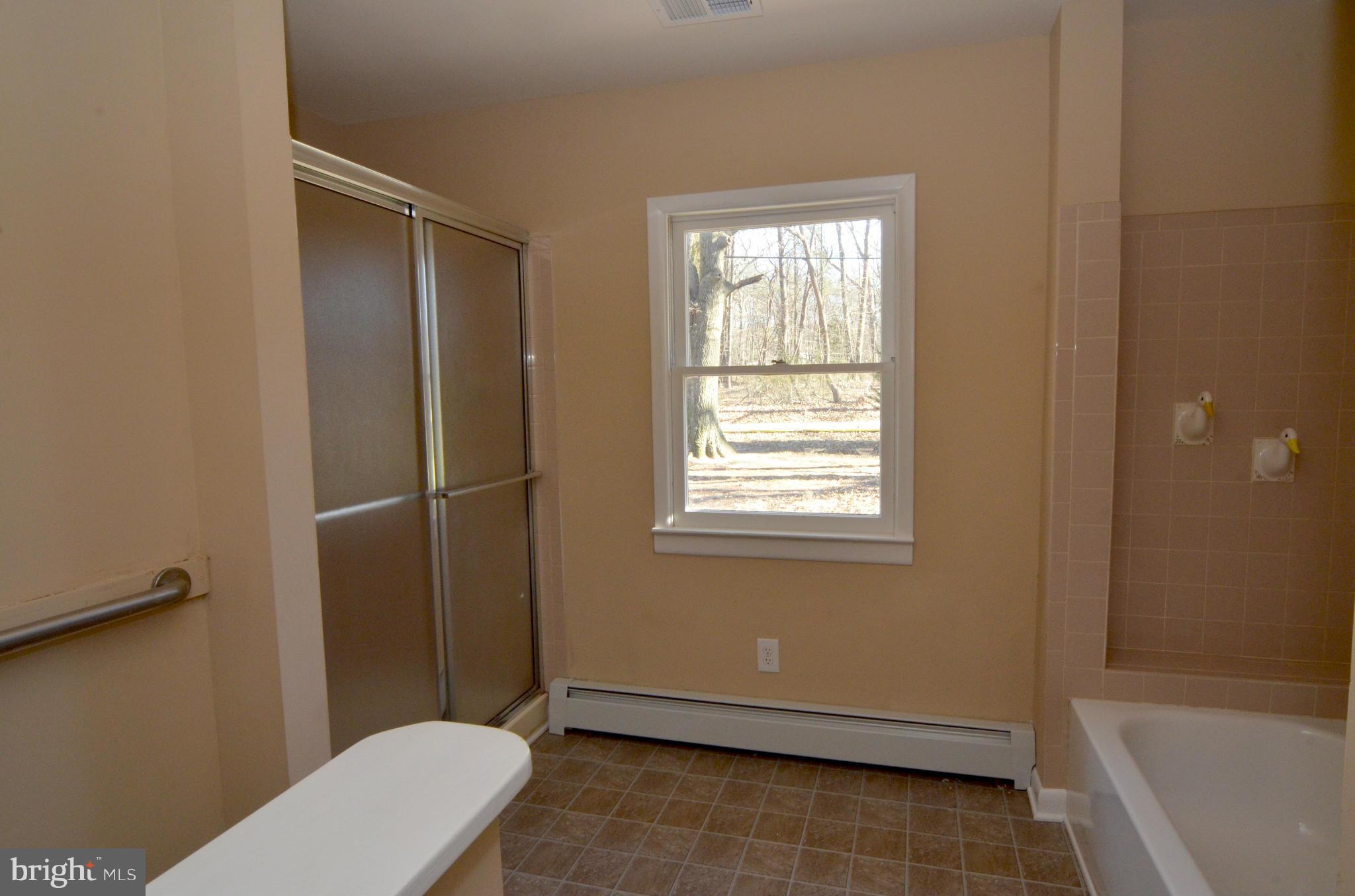 140 Waldo Road Pasadena, MD 21122 - Photo 9 of 30 Bath