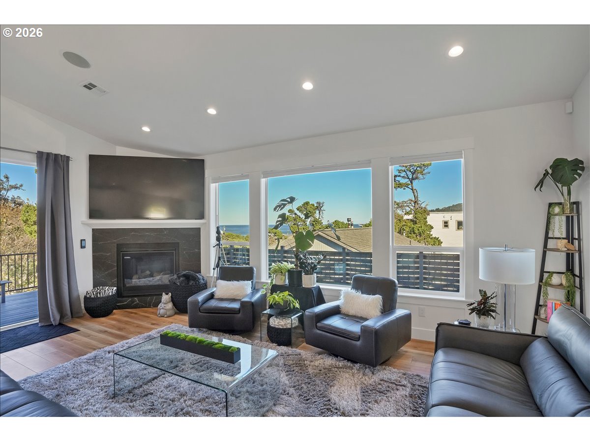 5409 Northeast Logan Road Lincoln City, OR 97367 - Photo 13 of 47