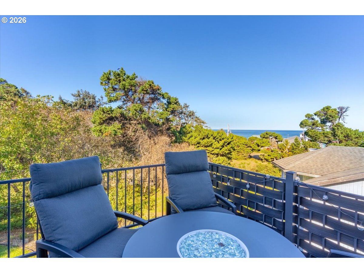 5409 Northeast Logan Road Lincoln City, OR 97367 - Photo 33 of 47