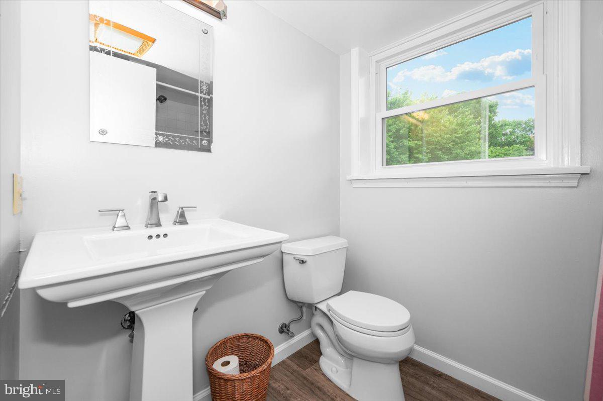 4211 Spring View Court Jefferson, MD 21755 - Photo 30 of 90 Full bath adjacent to Office/Bedroom