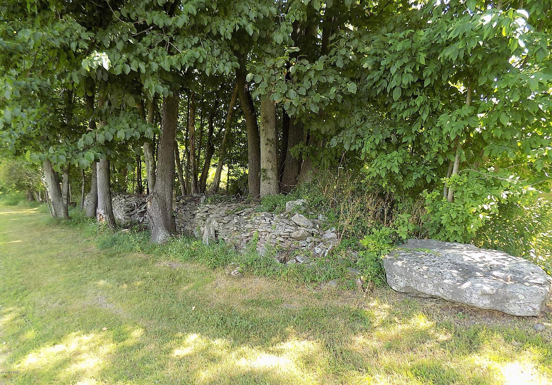 171 Valleyview Road Greentown, PA 18426 - Photo 105 of 111 Pennsylvania Stone Walls!