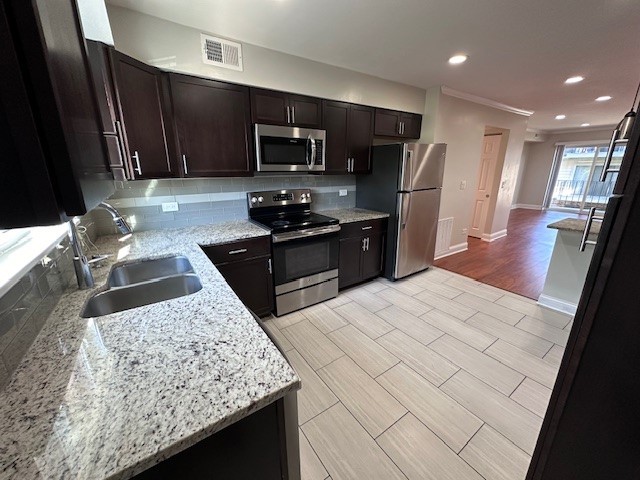 3266 Sanders Road, Unit 6D Northbrook, IL 60062 - Photo 5 of 20 Gallery Image 5