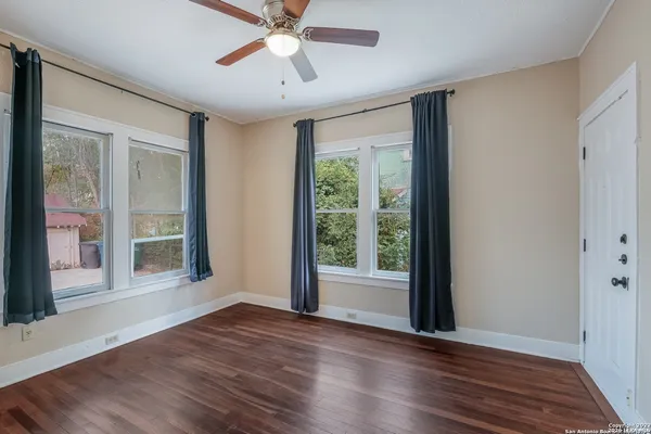 $1,500 | 515 East Courtland Place, San Antonio, TX 78212