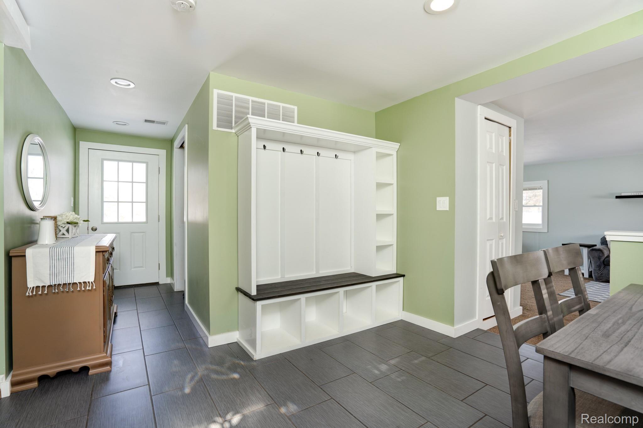 805 Silver Lake Road Linden, MI 48451 - Photo 7 of 17 Silver Lake-17.jpg