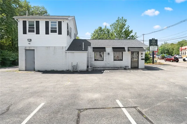 $839,900 | 148 Putnam Pike, Johnston, RI 02919