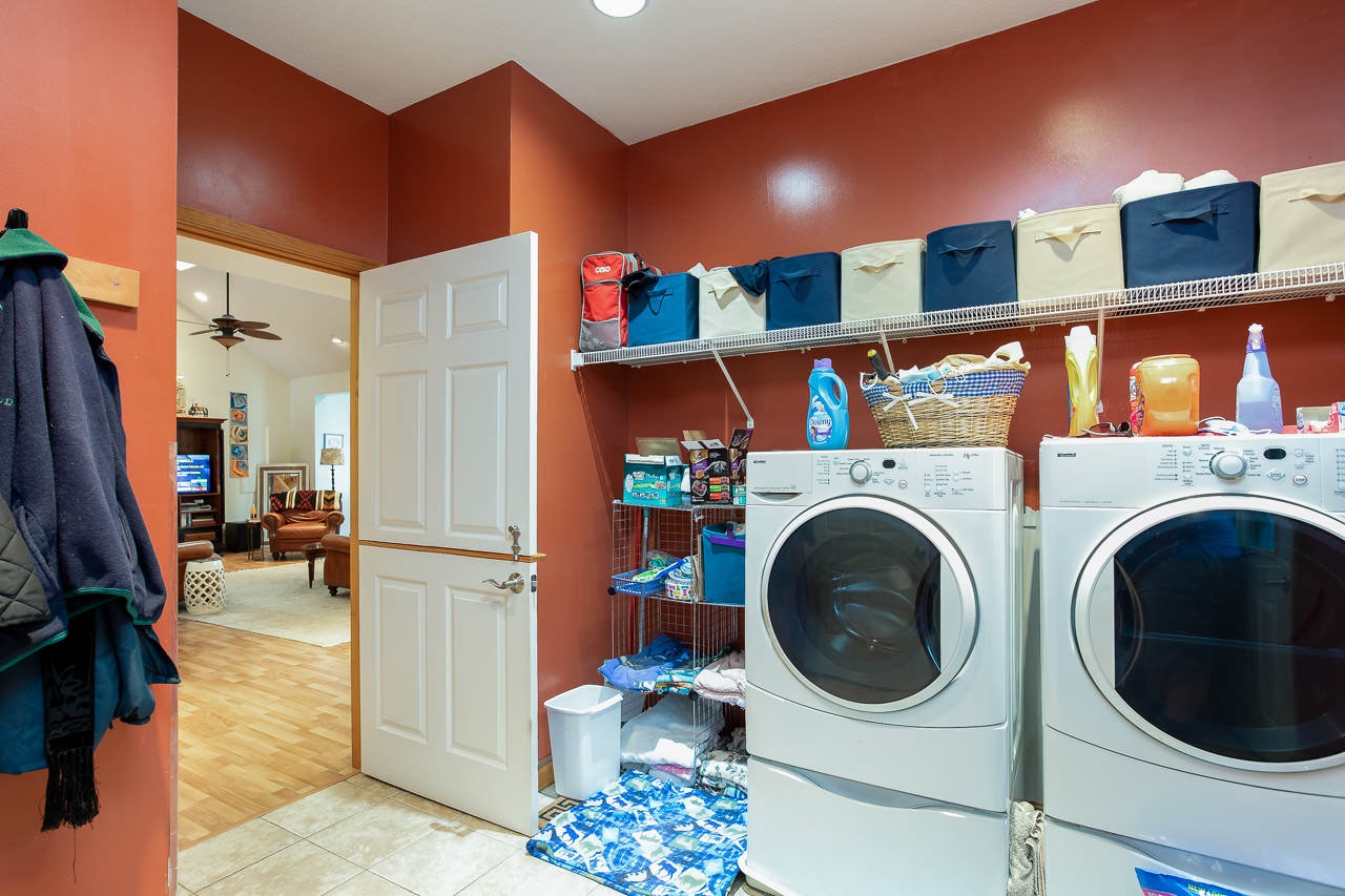 180 Ridgemore Drive Raphine, VA 24472 - Photo 27 of 68 a utility room with dryer and washer