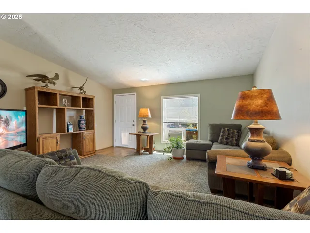 $159,900 | 1000 South McKern Court, Unit 85, Newberg, OR 97132