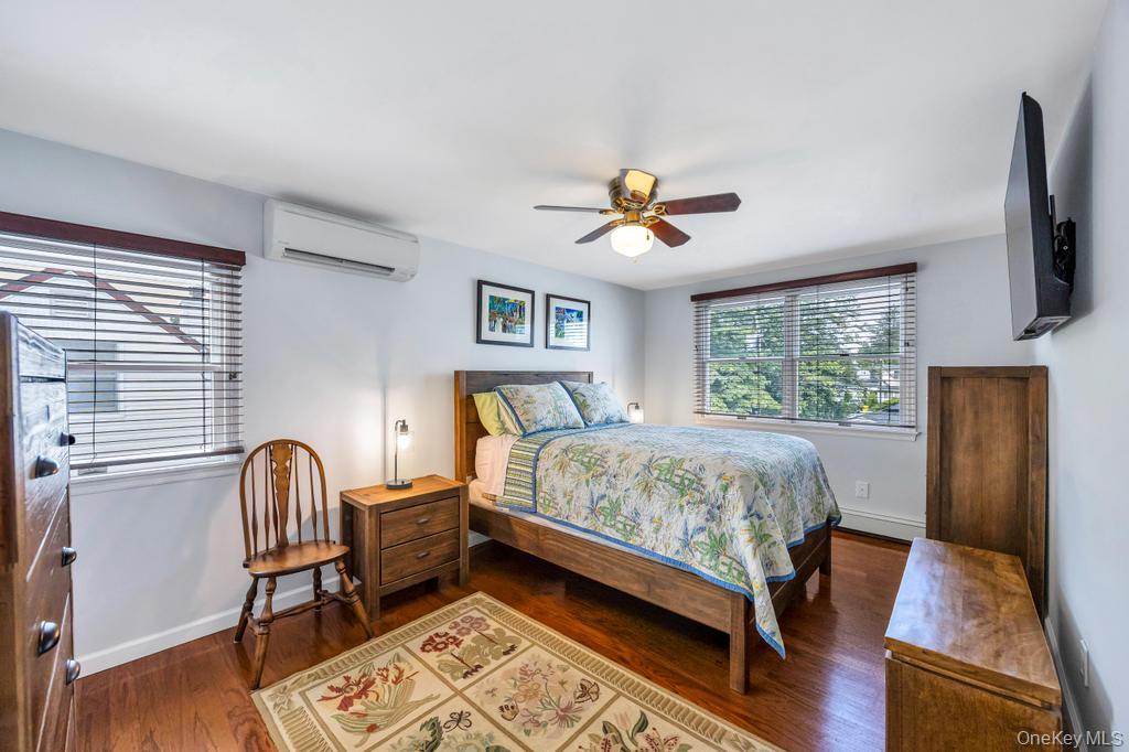 66 Vincent Road Hicksville, NY 11801 - Photo 17 of 35